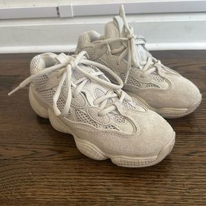 Yeezy 500 in blush